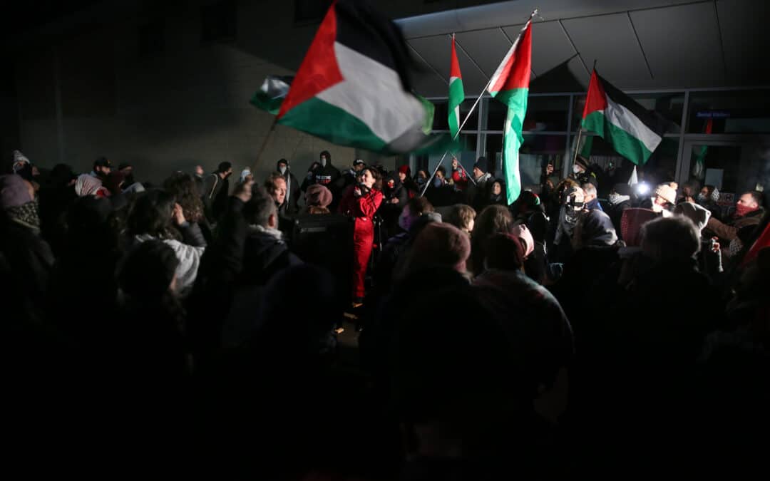 Masses turn out at HMP Bronzefield in Solidarity with Palestine Action’s #Filton18 Political Prisoners